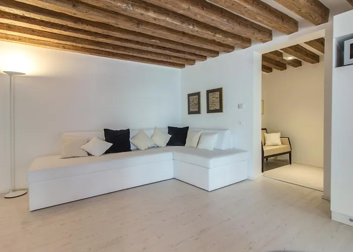 Cera Casa Del Giglio 베니스