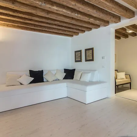 Cera Casa Del Giglio 베니스